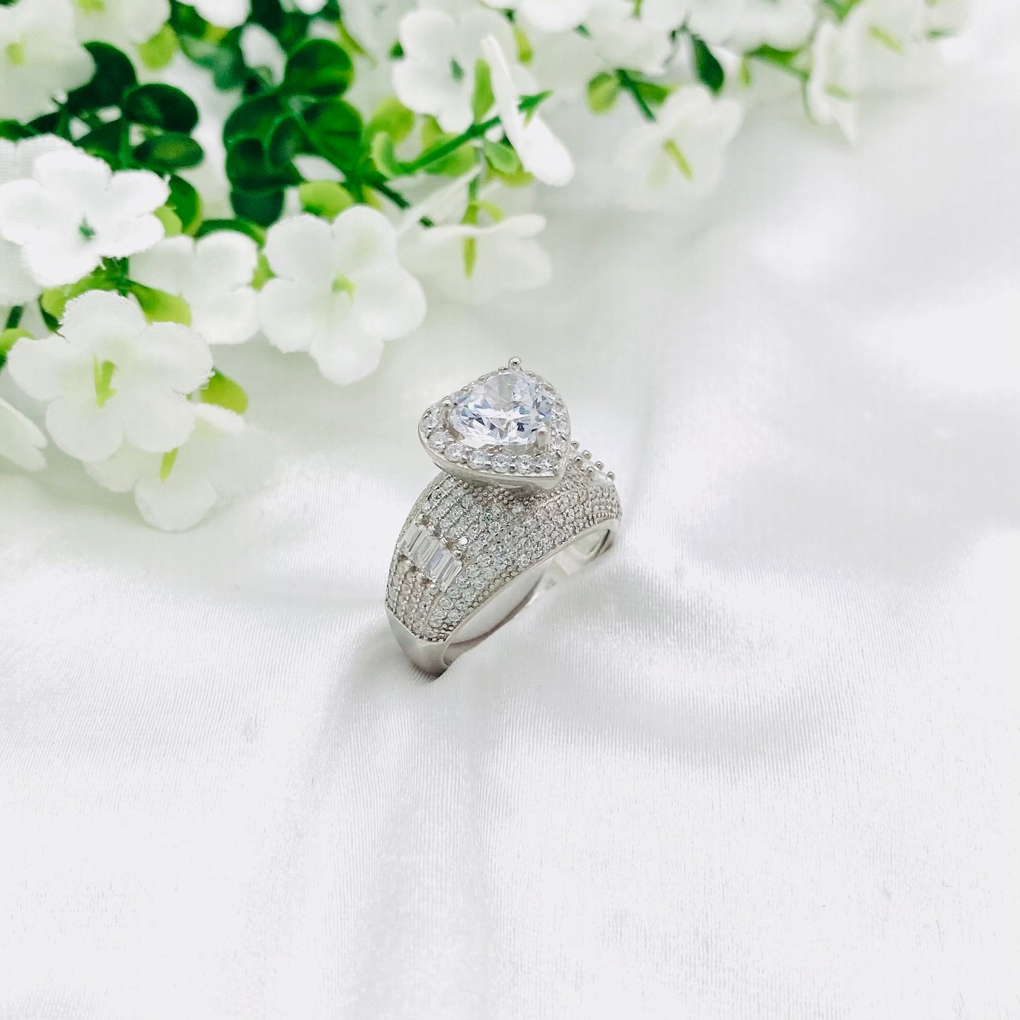 Women Cocktail Heart Solitaire Silver Ring WRI173