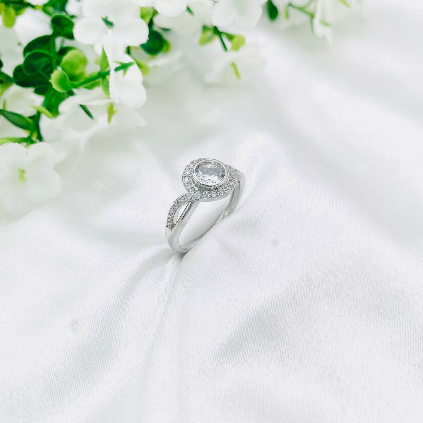 Women Round Solitaire Silver Ring WRI191