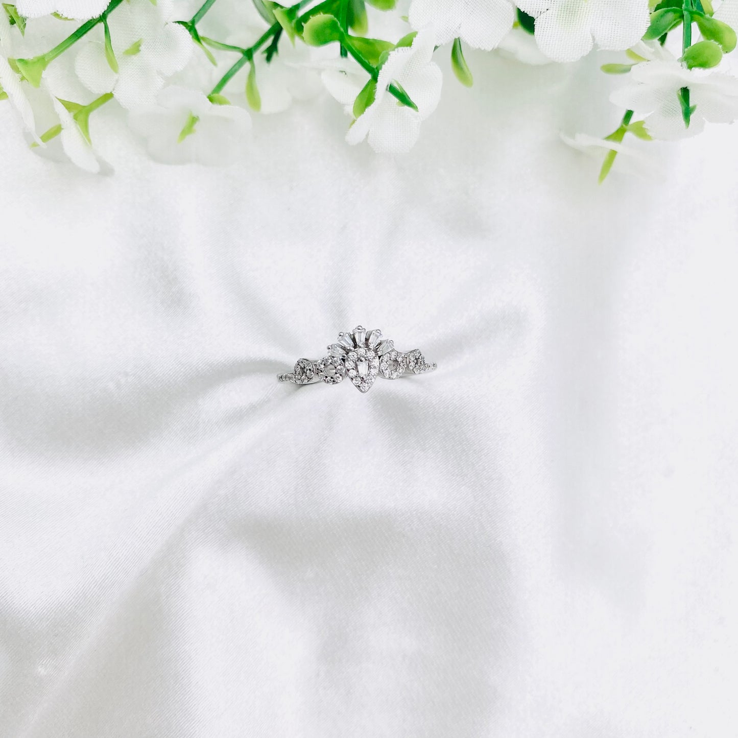 Women Silver Ring WRI190