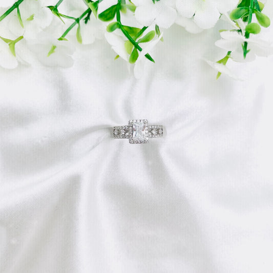 Women Silver Ring WRI183