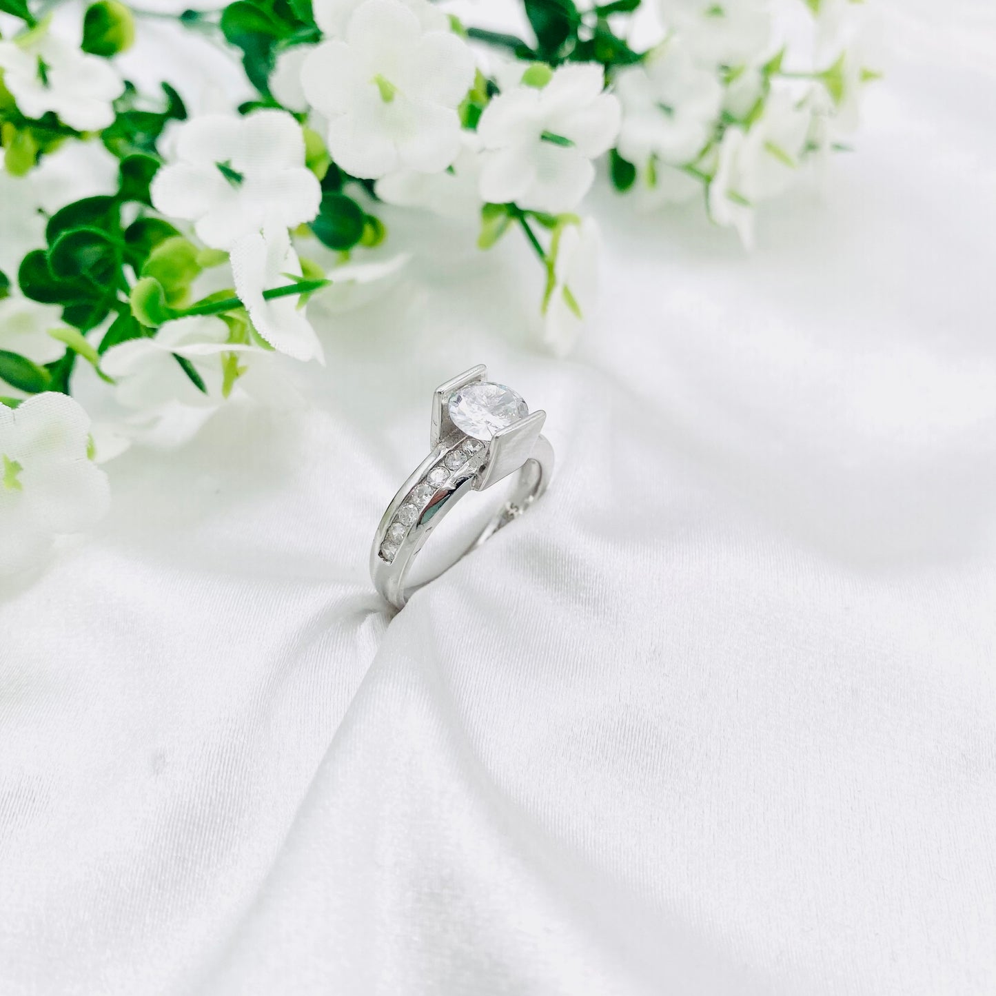 Women Solitaire Silver Ring WRI181