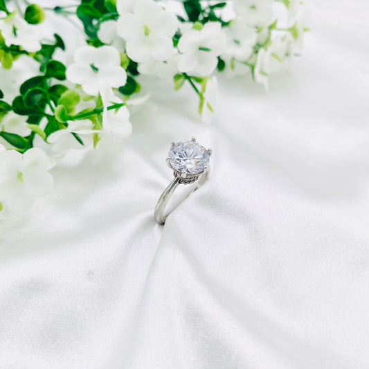 Women Solitaire Silver Ring WRI178