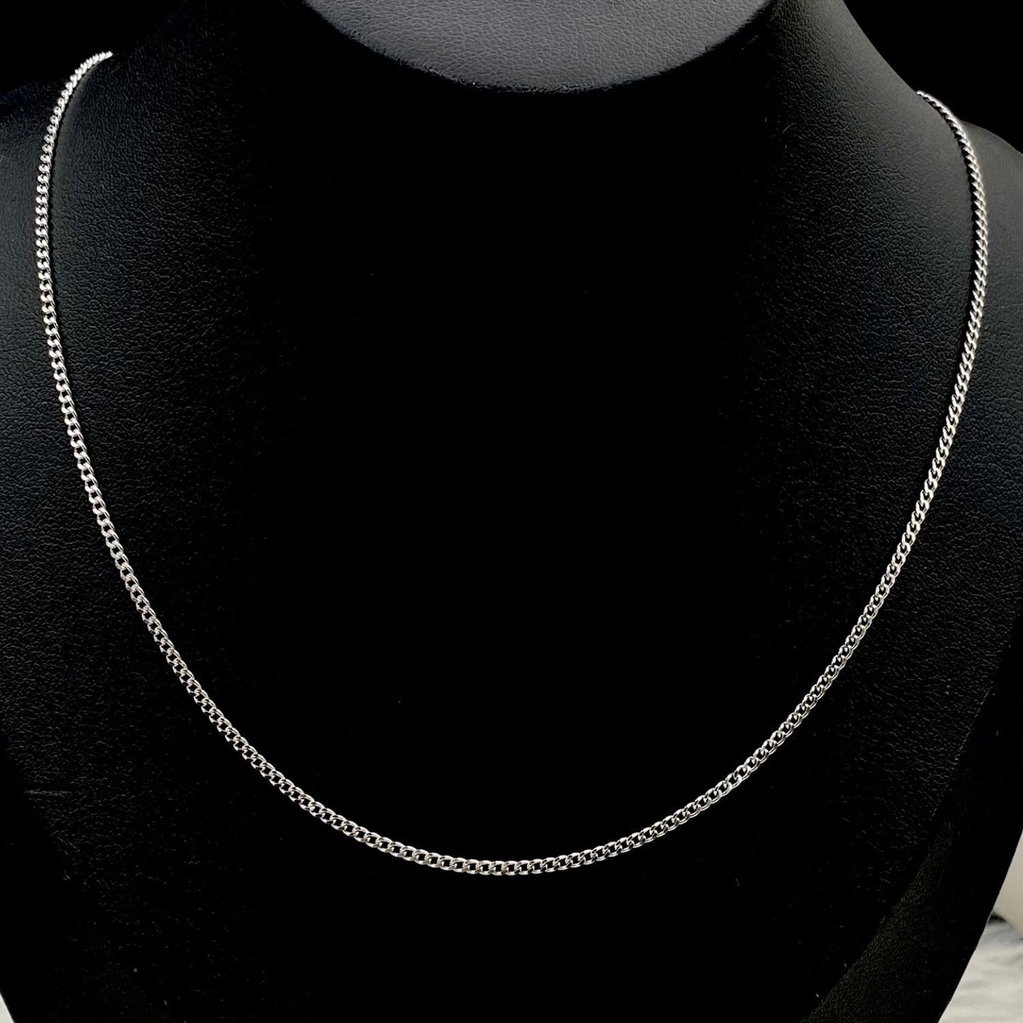 Women Sleek Curb Silver Chain WCS12