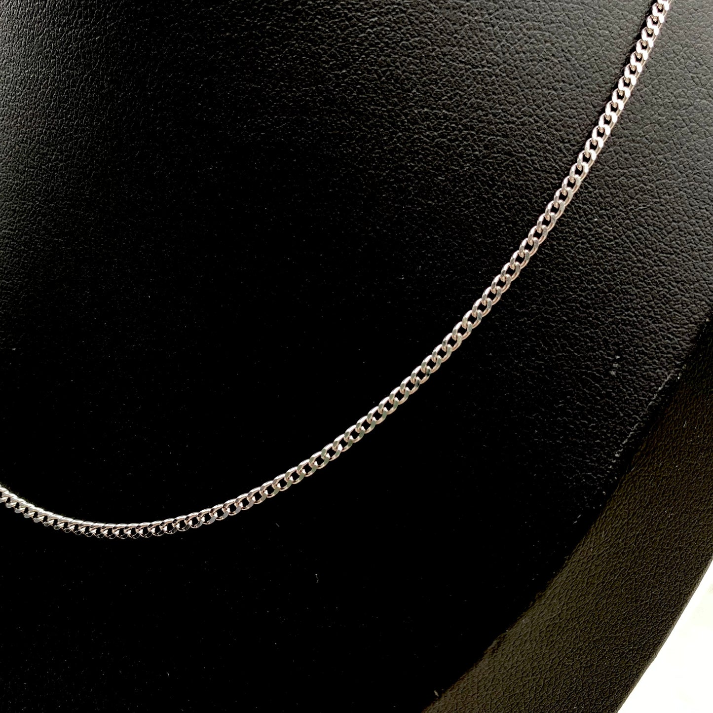 Women Sleek Curb Silver Chain WCS12
