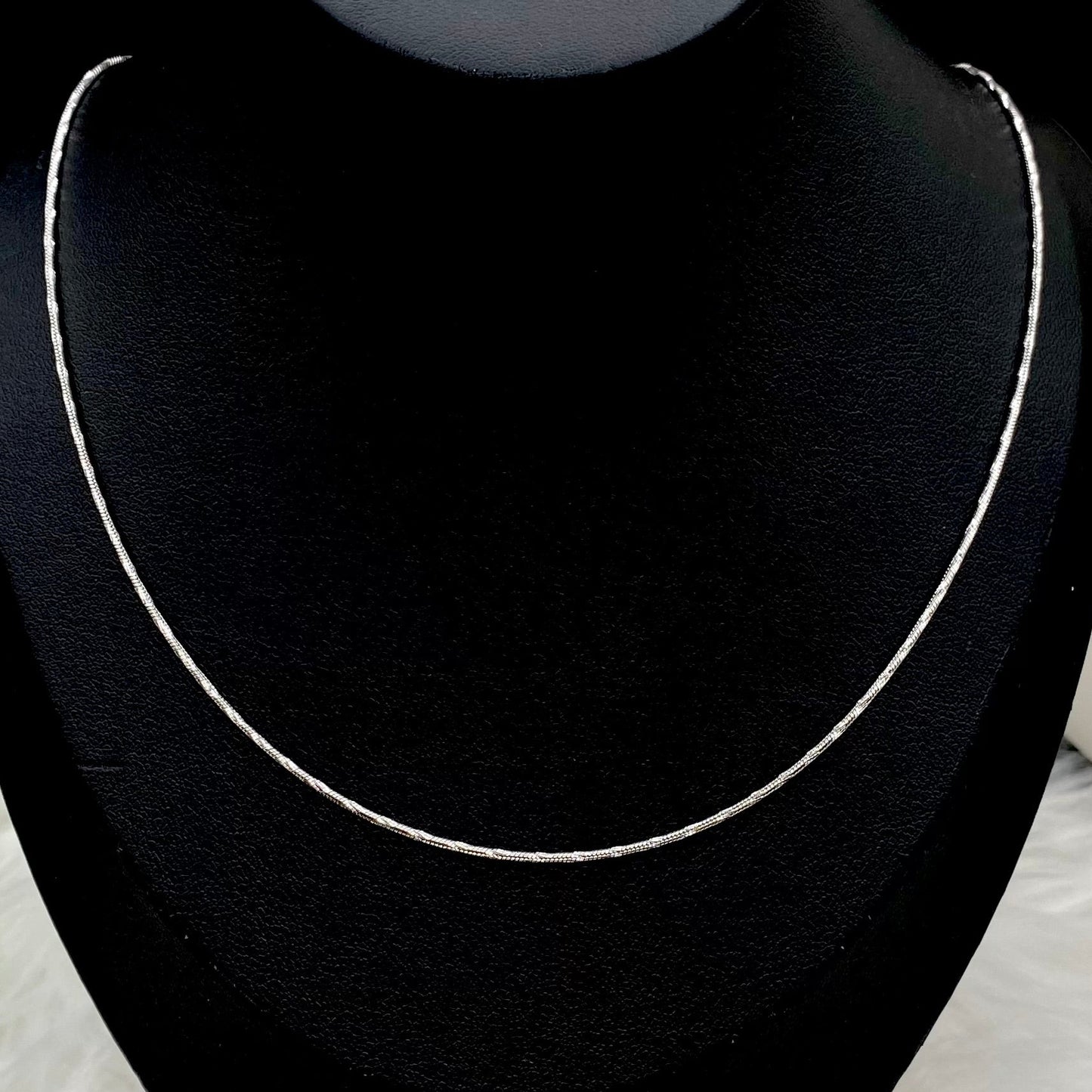 Women Round Thick Snake Silver Chain WCS09