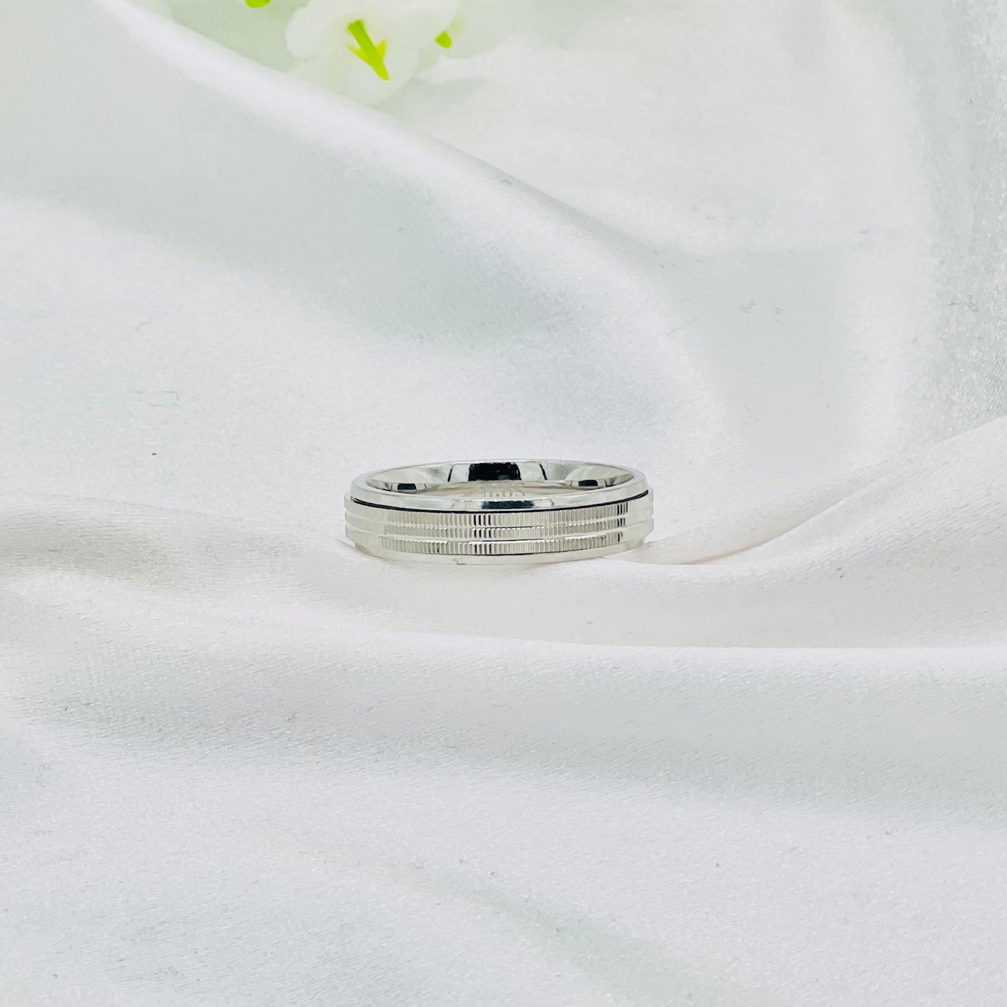 Unisex Spinner/Anxiety Relief Bands In Sterling Silver URS19