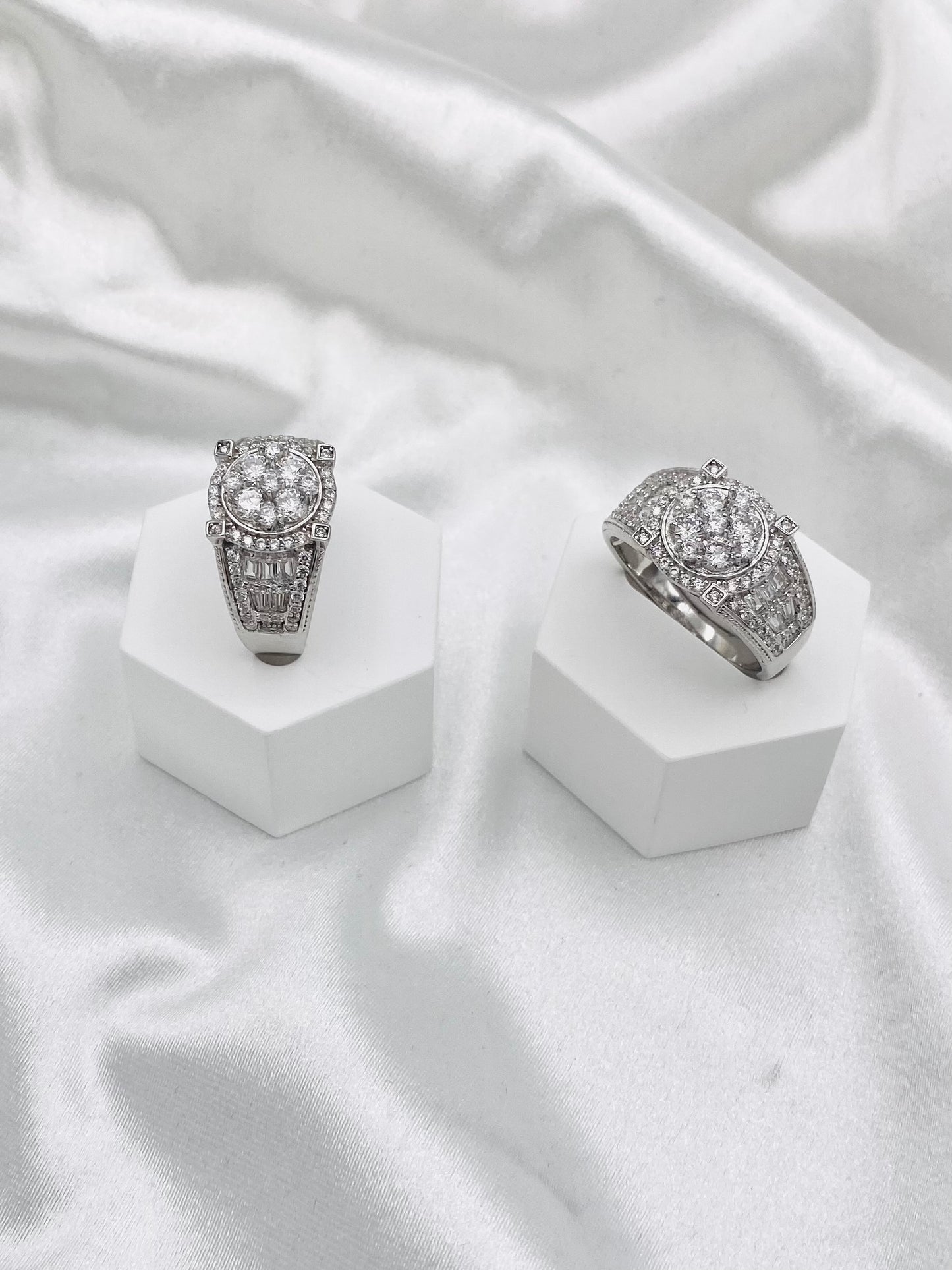 Men's Round Cut American Diamond Silver Ring MRIT03